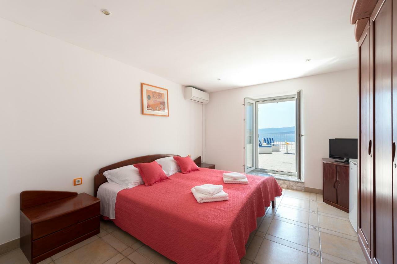 Riva Rooms Bol Exterior foto
