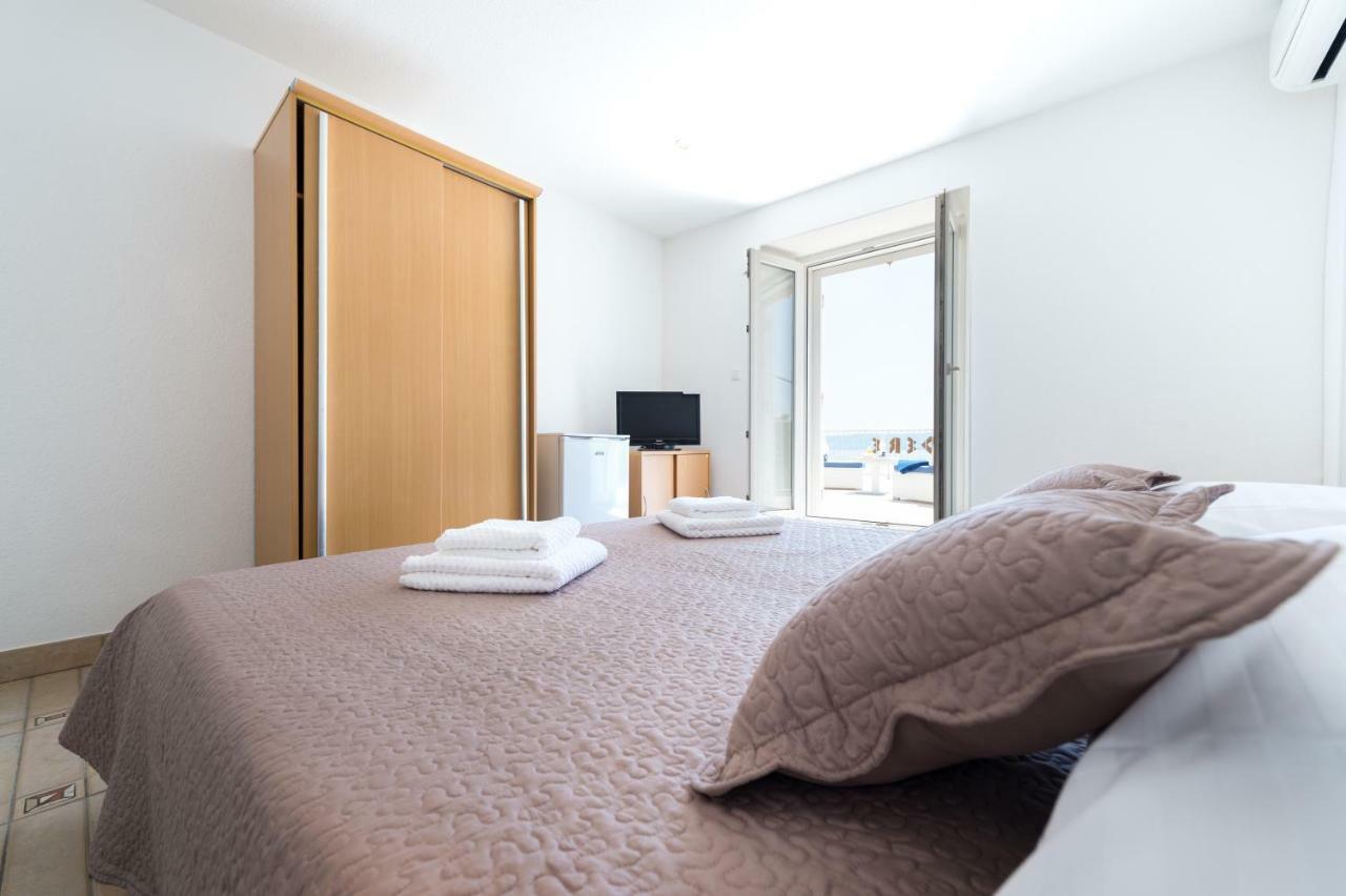Riva Rooms Bol Exterior foto