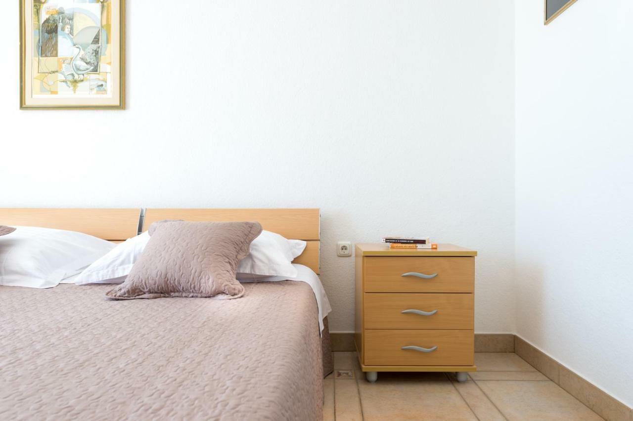 Riva Rooms Bol Exterior foto