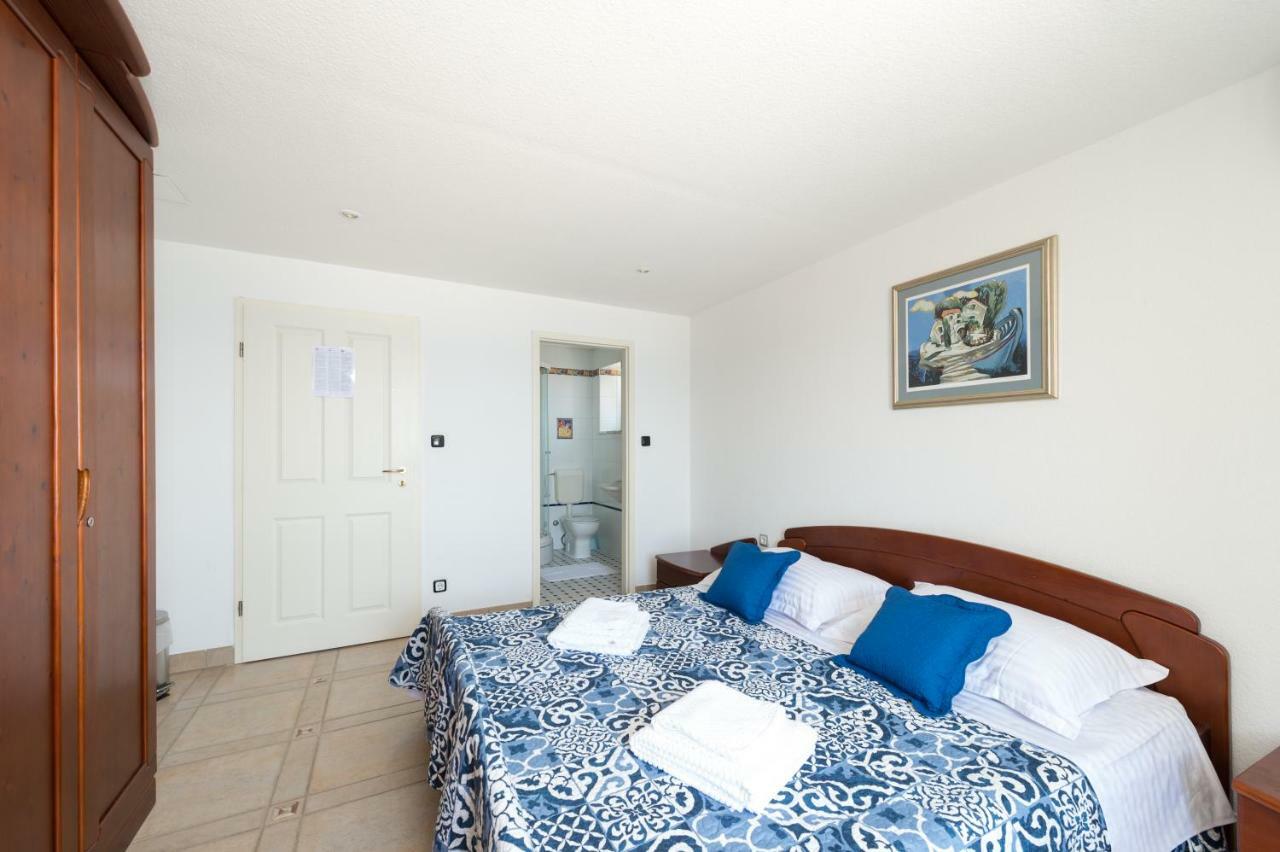Riva Rooms Bol Exterior foto
